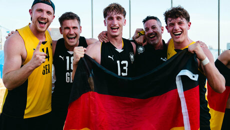 Nervenstärke entscheidet die beiden Beachhandball-Endspiele