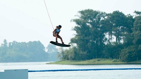 Flugshows auf dem Sencha Lake bringen Gold, Silber und Bronze