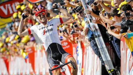 Degenkolb sprintet zu Etappensieg bei Tour de France, Kerber gewinnt Grand-Slam Titel in Wimbledon