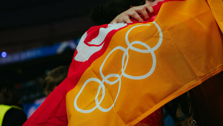 Katharina Schmid und Leon Draisaitl zum Team D Fahnenträger*innen-Duo gewählt