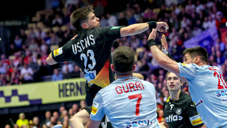 Hauptrunde statt Heimfahrt: DHB-Team gewinnt Spanien-"Endspiel"