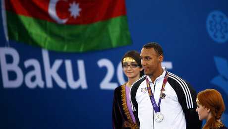 Silber für Karateka Horne, Bronze für Ringer Azizsir