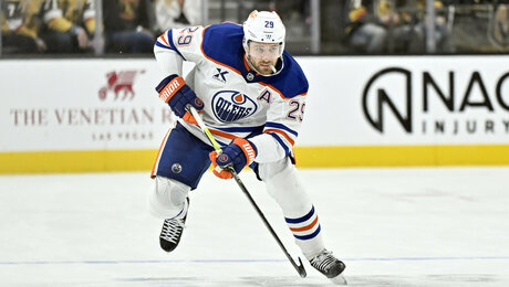 NHL Spieler dabei - Eishockey Team für Mailand steht