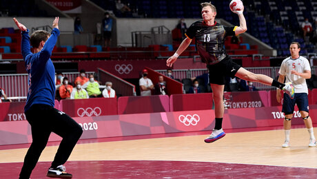 Überragende Torhüter: Wolff und Bitter führen Handballer auf Viertelfinal-Kurs