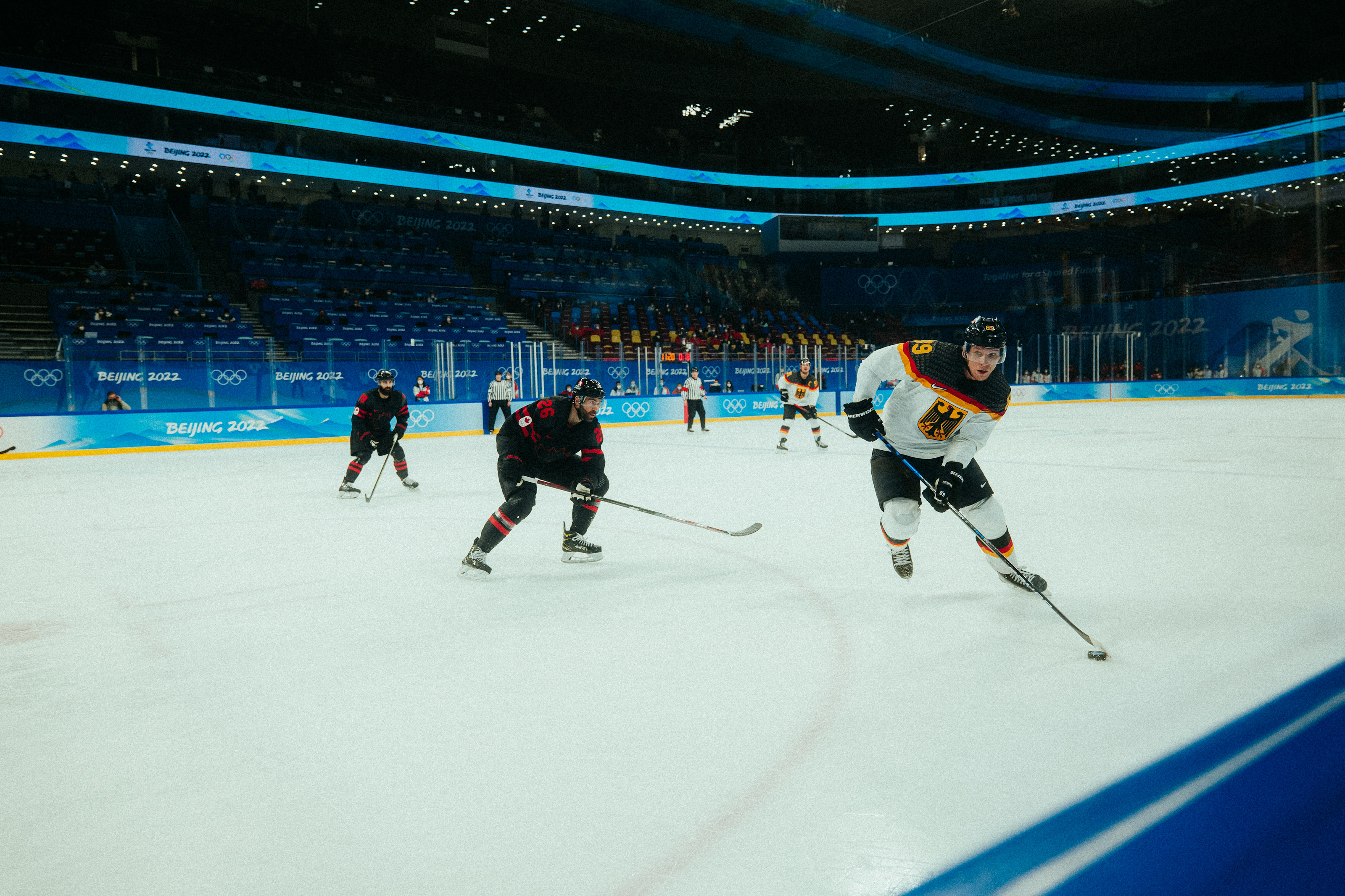 Eishockey-Team rutscht zum Olympia-Start böse aus Team Deutschland